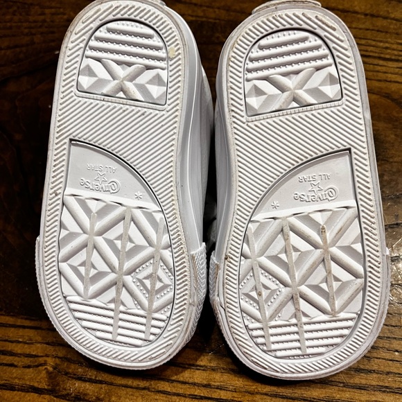 New! toddler Converse - Picture 3 of 6